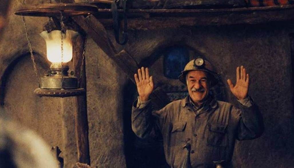 اینجا چراغی روشن است