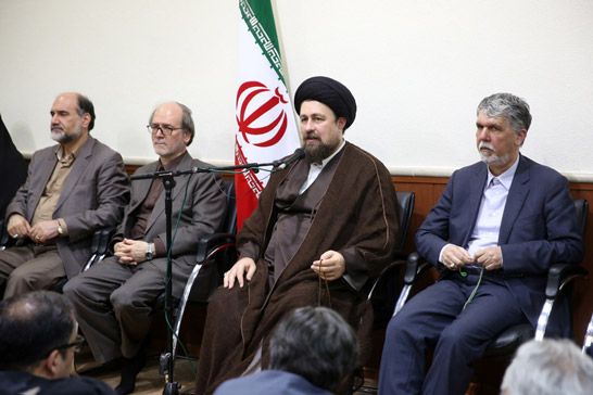 سيد حسن خميني: اعتدال راه خروج از بنبستهاي دروني است