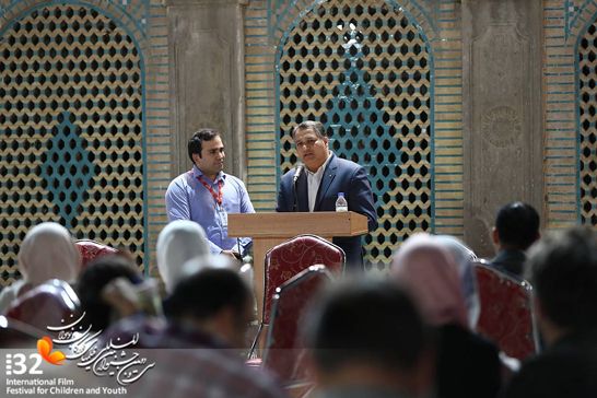 عليرضا تابش: سينما بستري براي گفتوگو و صلح بين کشورها است