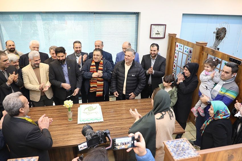 پایان جشنواره ۴۳ فیلم فجر در بنیاد سینمایی فارابی به صرف کیک با طعم عکس و فیلم