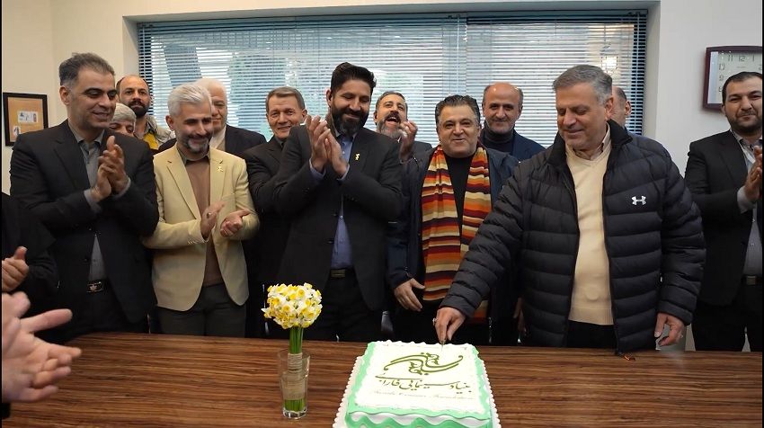 پایان جشنواره ۴۳ فیلم فجر در بنیاد سینمایی فارابی به صرف کیک با طعم عکس و فیلم