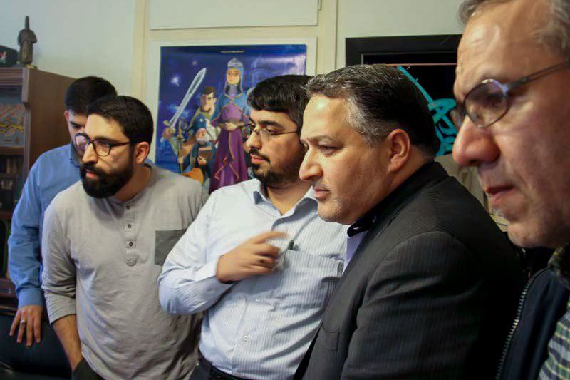 ديدار مديرعامل بنياد سينمايي فارابي با سازندگان پويانمايي \"فيلشاه\"