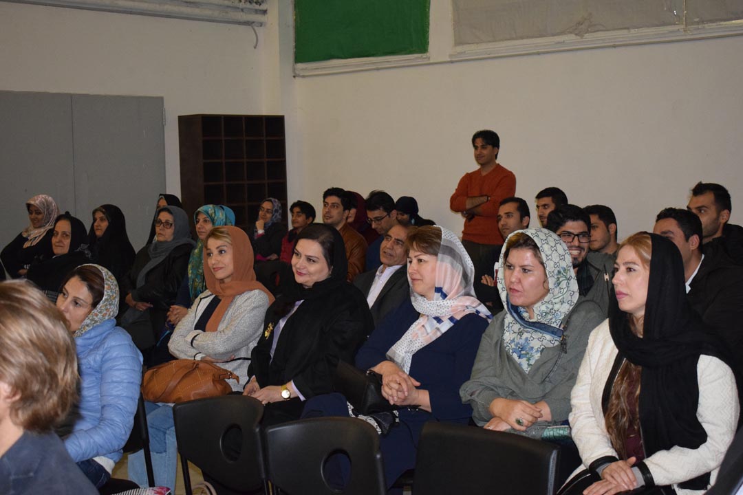 نمايش «درياچه ماهي» در ميلان