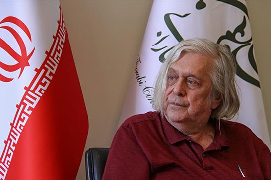 مردم آمريکا با مردم ايران سر جنگ ندارند/ دانشجويان ايراني مرا به وجد آوردند