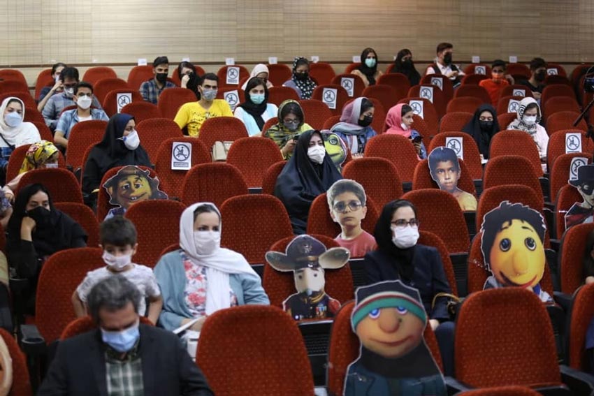 آیین گرامیداشت روز ملی سینما و افتتاحیه نمایشگاه پوسترهای ادوار جشنواره فیلم‌ کودک در اصفهان برگزار شد