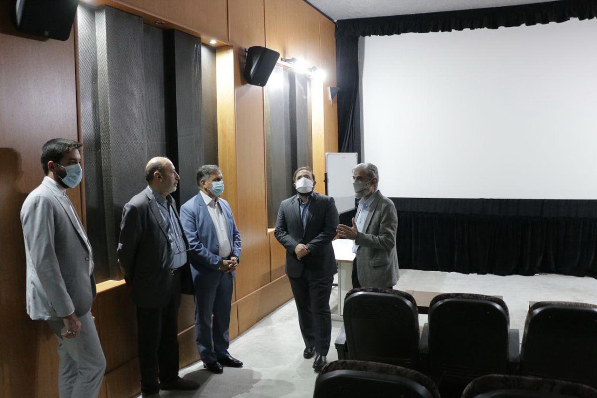 مدیرعامل بنیاد سینمایی فارابی از دبیرخانه جشنواره فیلم فجر بازدید کرد