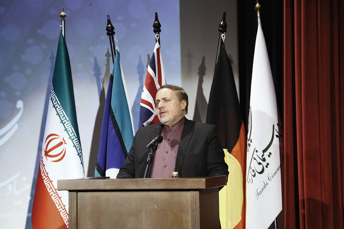 سینما می‌تواند زبان مشترک و فهم مشترک در میان ملت‌ها ایجاد کند/ برنامه‌ریزی برگزاری چندین هفته فیلم خارجی تا پایان سال