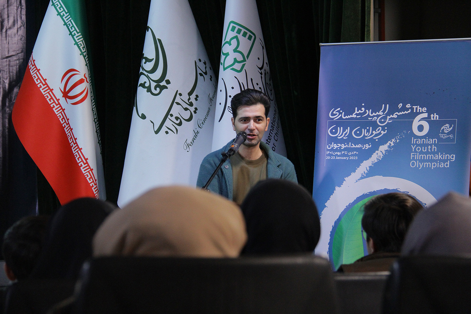 خوشامدگویی هادی مقدم دوست به نوجوانان فیلمساز/ در سینما نوجوان باقی بمانید