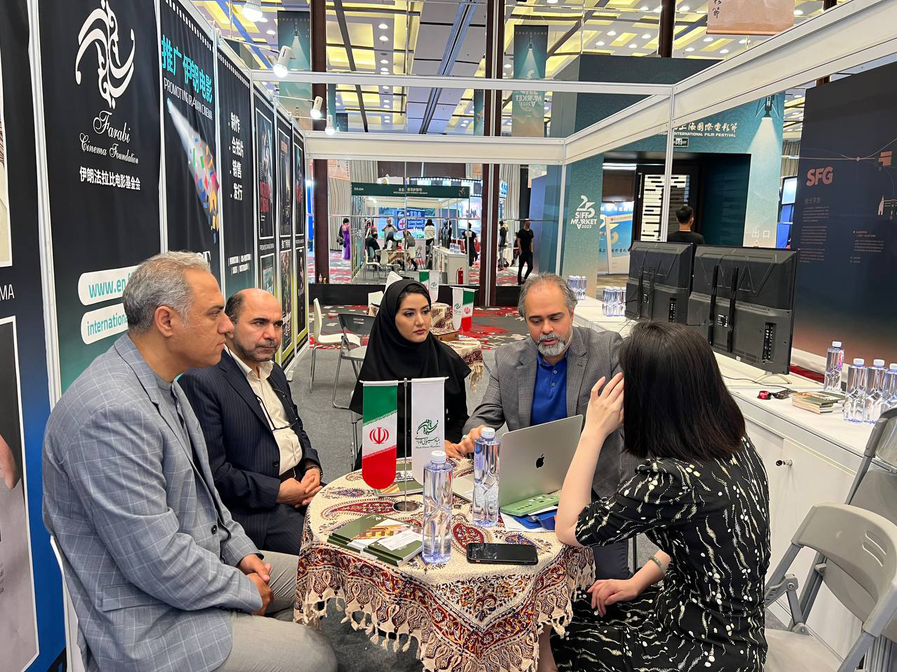 حضور نهاد ملی سینمایی ایران در بازار فیلم شانگهای/ مذاکره برای گسترش همکاریهای سینمایی