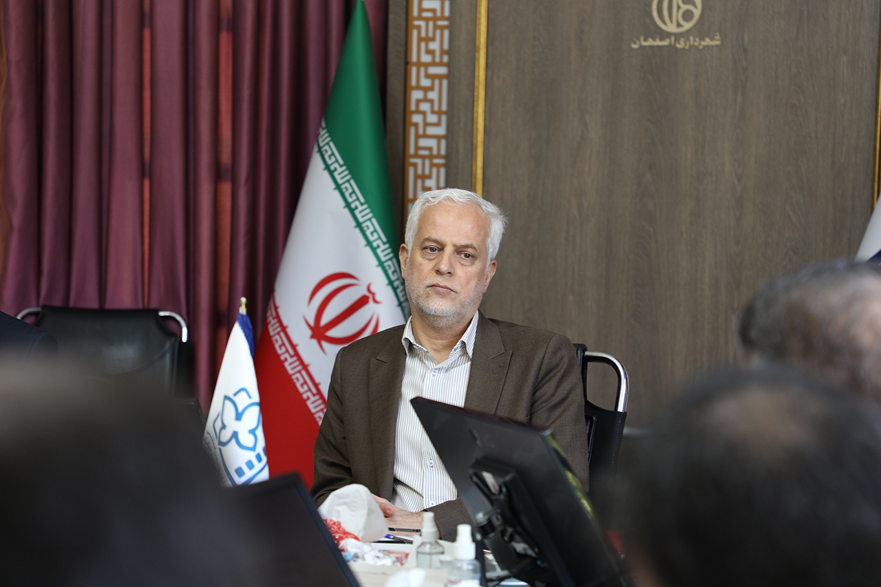قاسم زاده شهردار اصفهان: لزوم نگاه ملی و مشارکت همه کودکان و نوجوانان ایرانی؛ جوادی دبیر جشنواره: دست پر جشنواره از آثار/ جشنواره سکولار برگزار نخواهیم کرد/ جایزه تعلیم و تربیت فارابی با مشارکت گسترده اهالی فرهنگ و تعلیم و تربیت