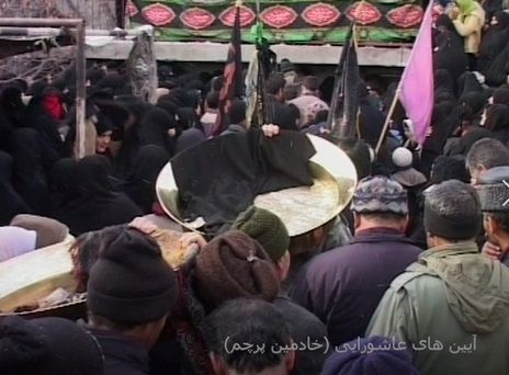 نماهای عاشورایی | خادمین پرچم