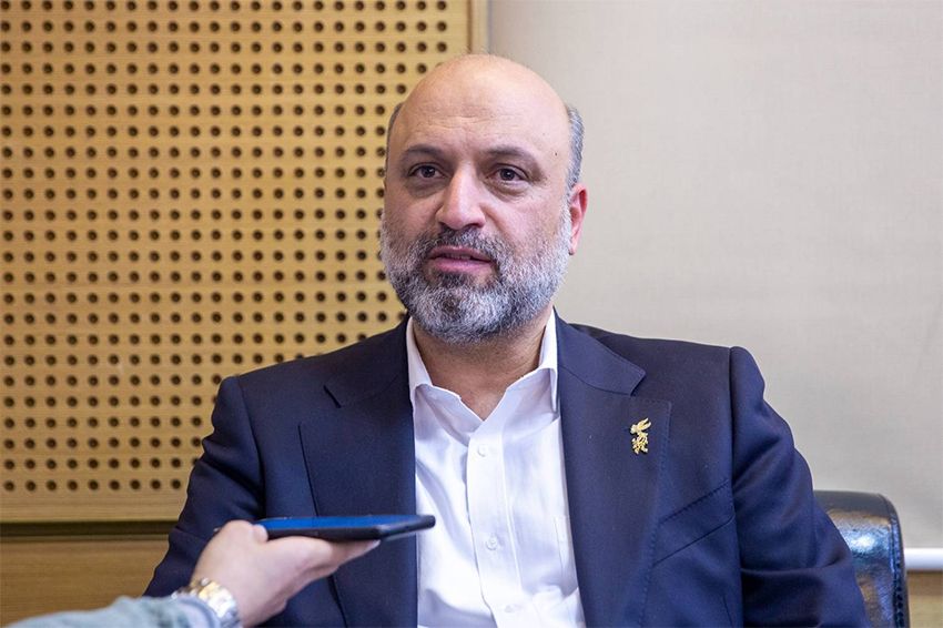 خوشحالم که جشنواره امسال پرشور برگزار می‌شود
