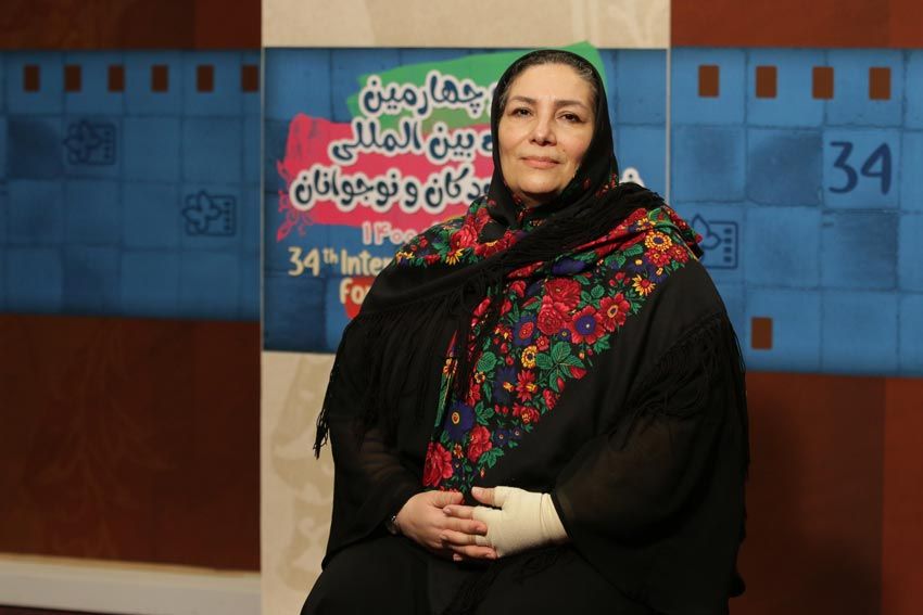 ببینید: گفت‌و‌گو با «نادره ترکمانی»، درباره سینمای کودک و نوجوان و جشنواره ۳۴