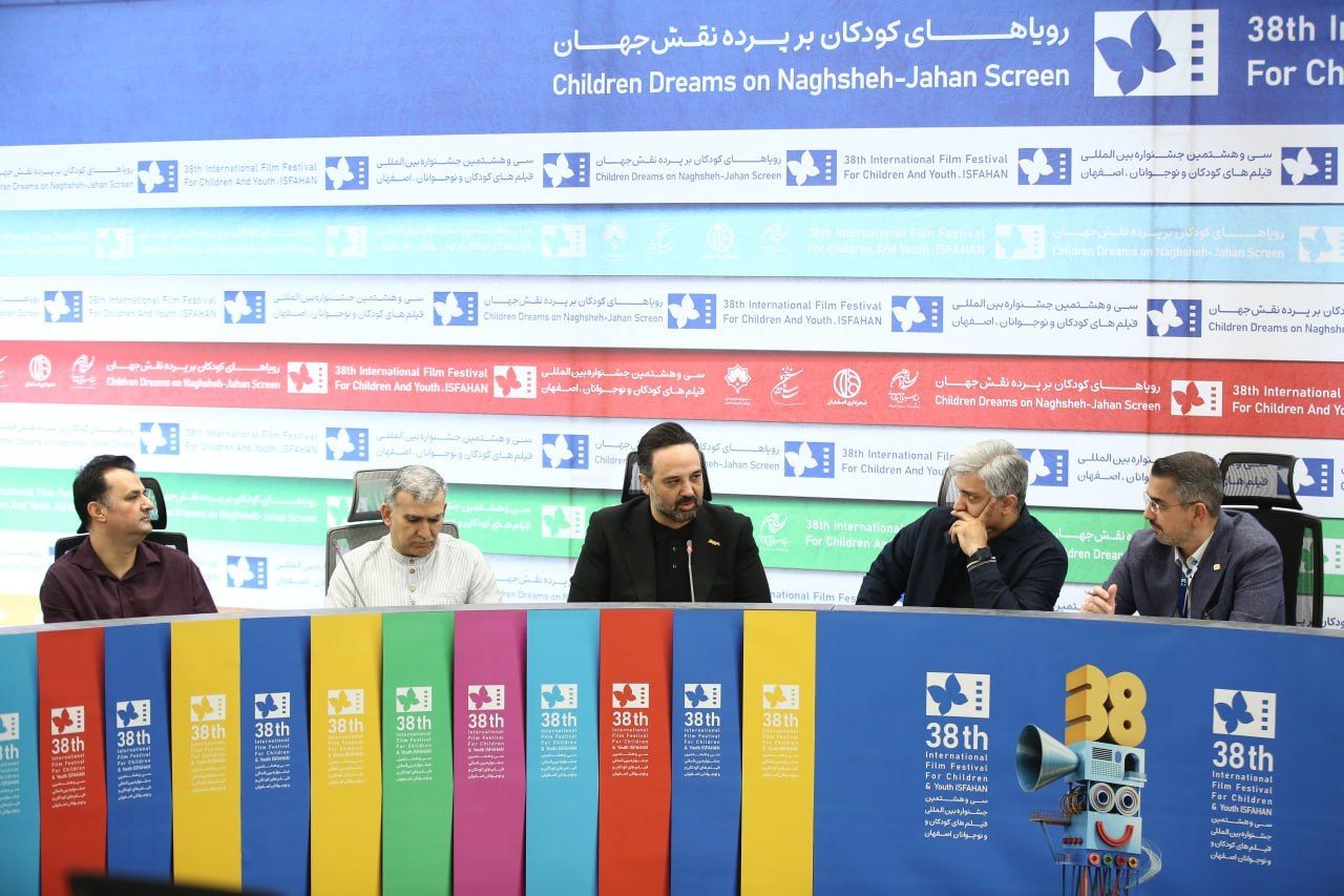 neshast dabir ba filmsazan nojavan kodak38 (6).jpg