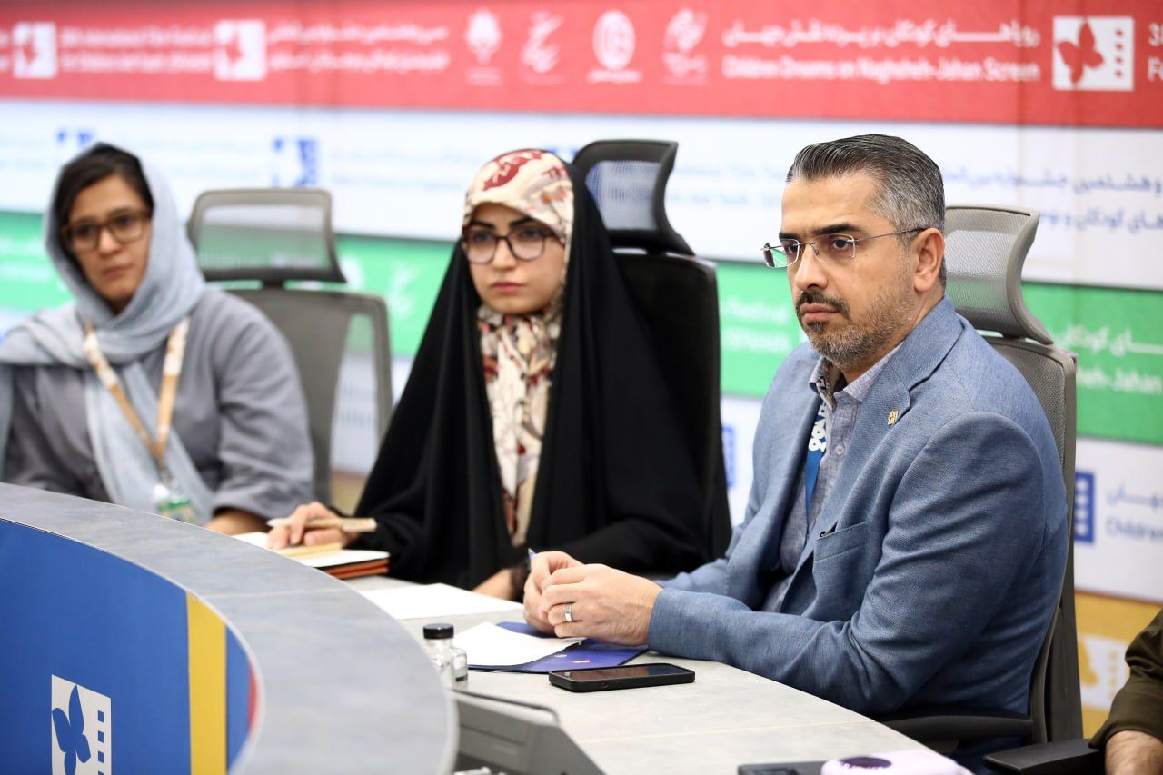 neshast dabri ba filmsazan kotah mostand kodak38 (2).jpg