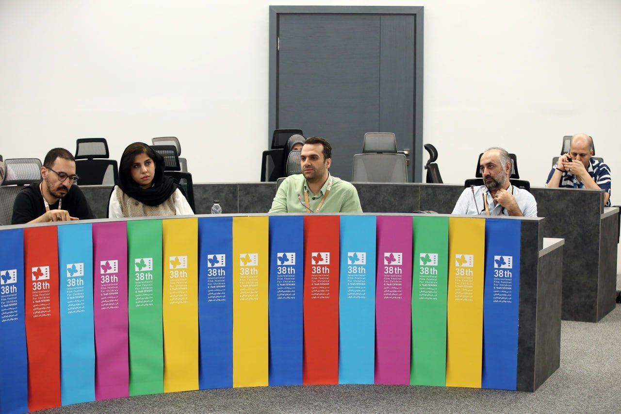 neshast dabri ba filmsazan kotah mostand kodak38 (3).jpg