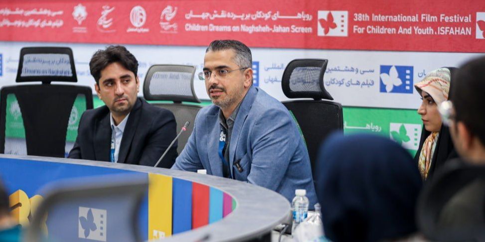 نشست هم‌اندیشی حامد جعفری دبیر جشنواره بین‌المللی فیلم‌های کودکان و نوجوانان38 با هنرمندان حوزه پویانمایی و هوش مصنوعی