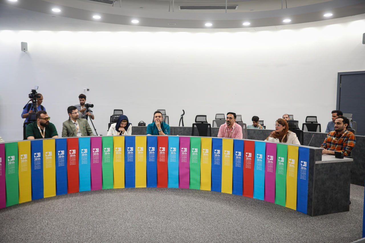 neshast jafari ba filmsazan kotah (1).jpg
