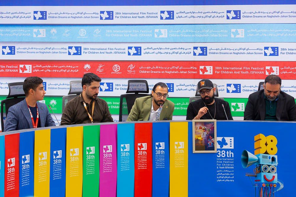 نشست رسانه‌ای فیلم «نگهبانان خورشید»