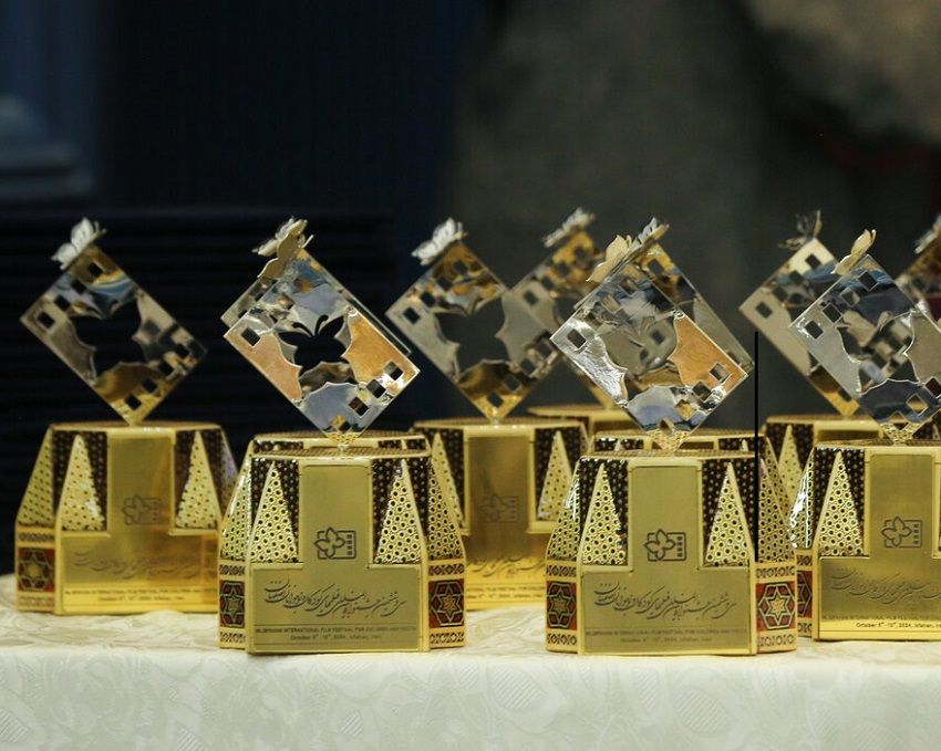 بخشهایی از مراسم پایانی بخش فیلم های کوتاه جشنواره فیلم کودک و نوجوان ۳۶