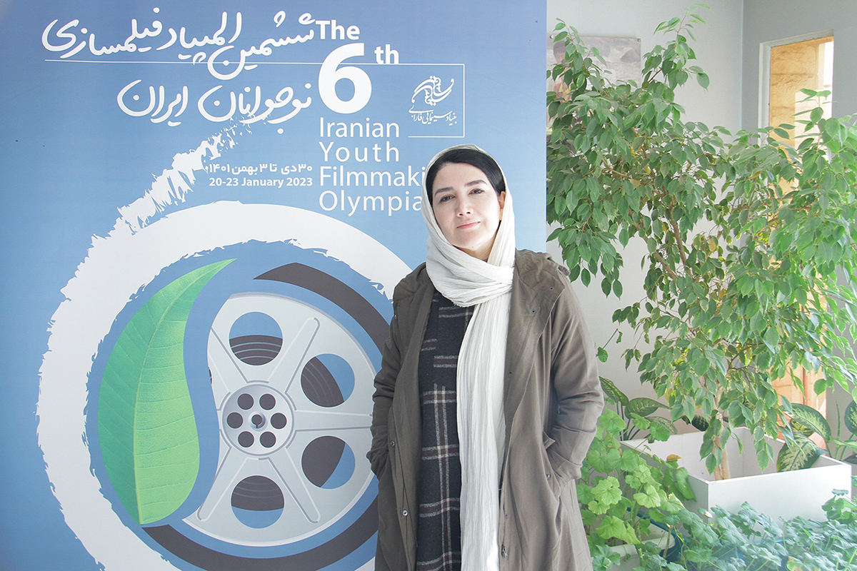 maryam esmikhani