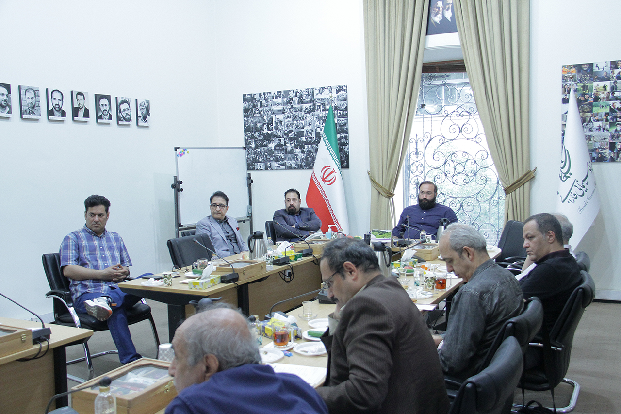 دیدار جمعی از منتقدان سینما با مدیرعامل بنیاد سینمایی فارابی