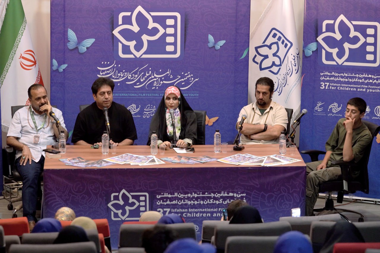 اکران، نشست و فتوکال فیلم سینمایی «موی گرگ» به کارگردانی فریدون نجفی