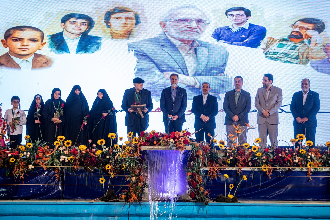 گزارش تصویری | اختتامیه فیلم‌های داستانی کوتاه و پویانمایی سی و هفتمین جشنواره بین‌المللی فیلم‌های کودکان و نوجوانان 1