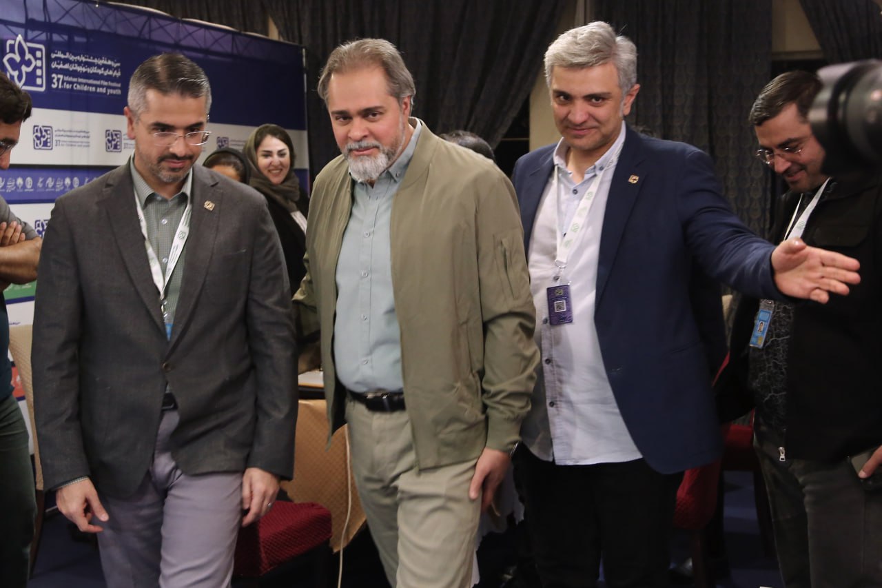 بازدید رئیس سازمان سینمایی از ستاد خبری جشنواره بین‌المللی فیلم‌های کودکان و نوجوانان۳۷