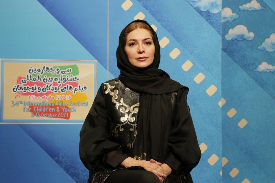 سارا کهربایی: نباید هویت‌یابی نوجوانان را به تعویق انداخت